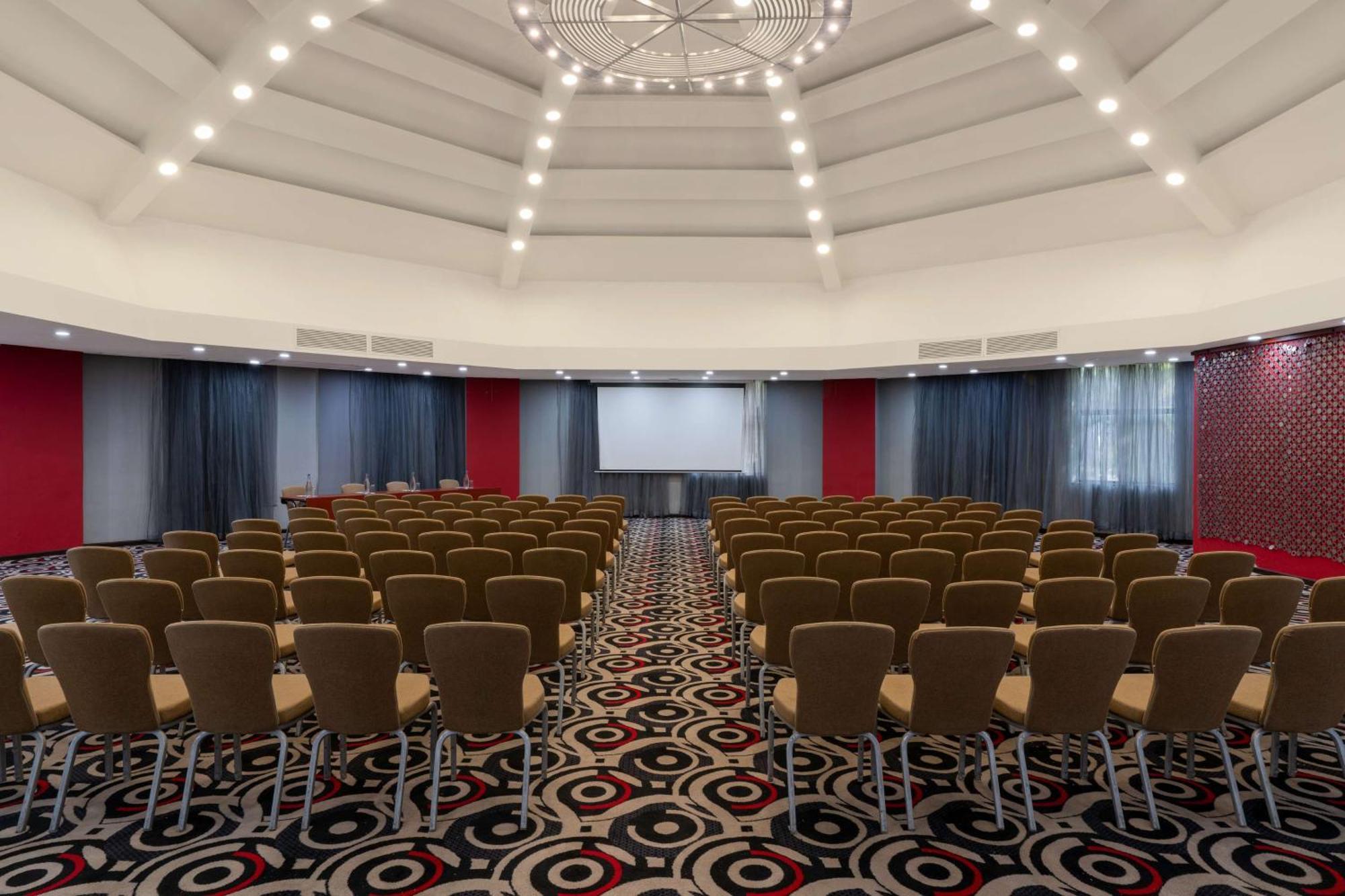 Radisson Blu Hotel Lusaka Exteriér fotografie The ballroom